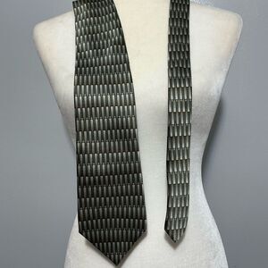 Barrington Elegant Gray Patterned Men's Tie